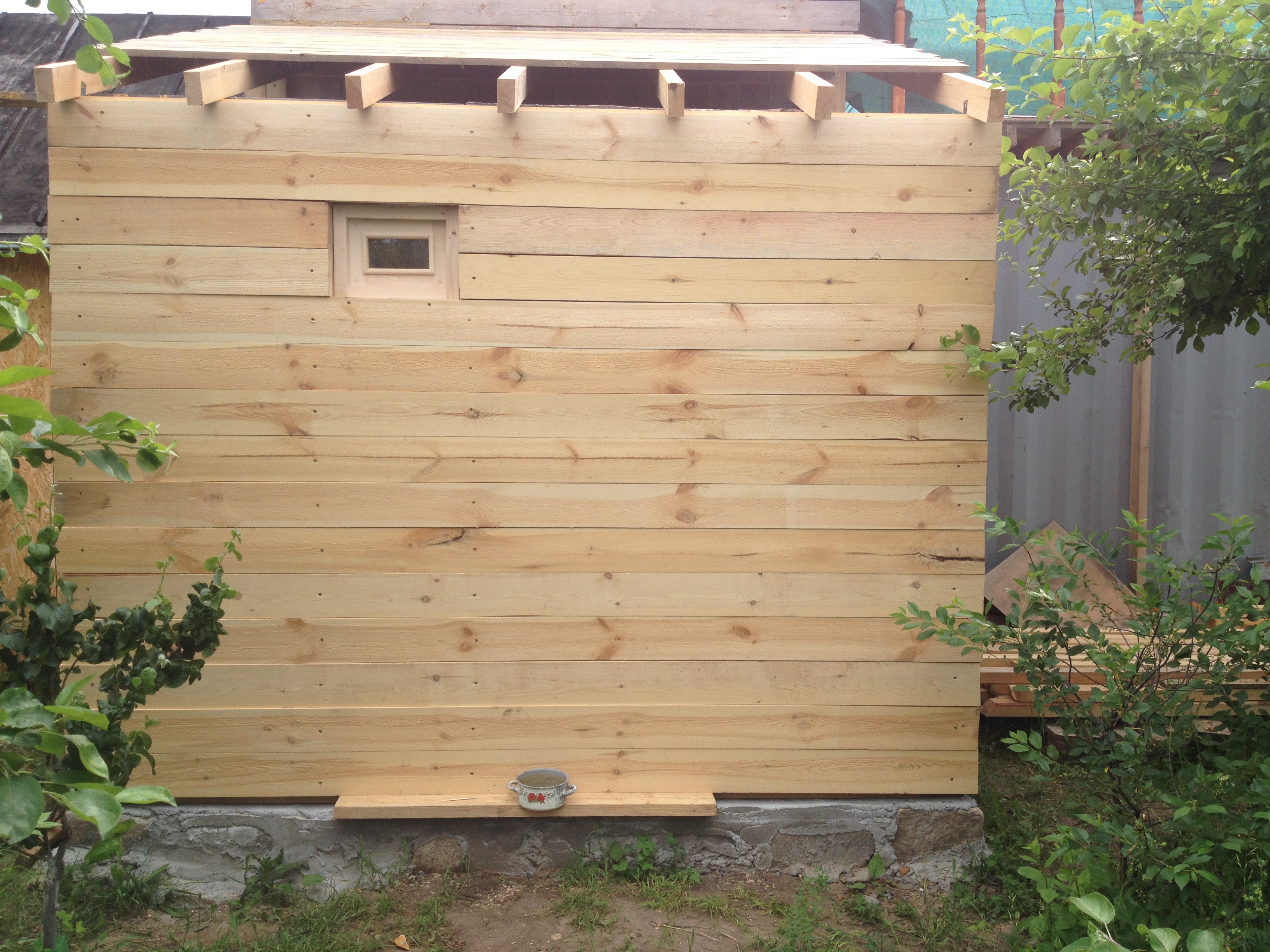 House from the container in the garden